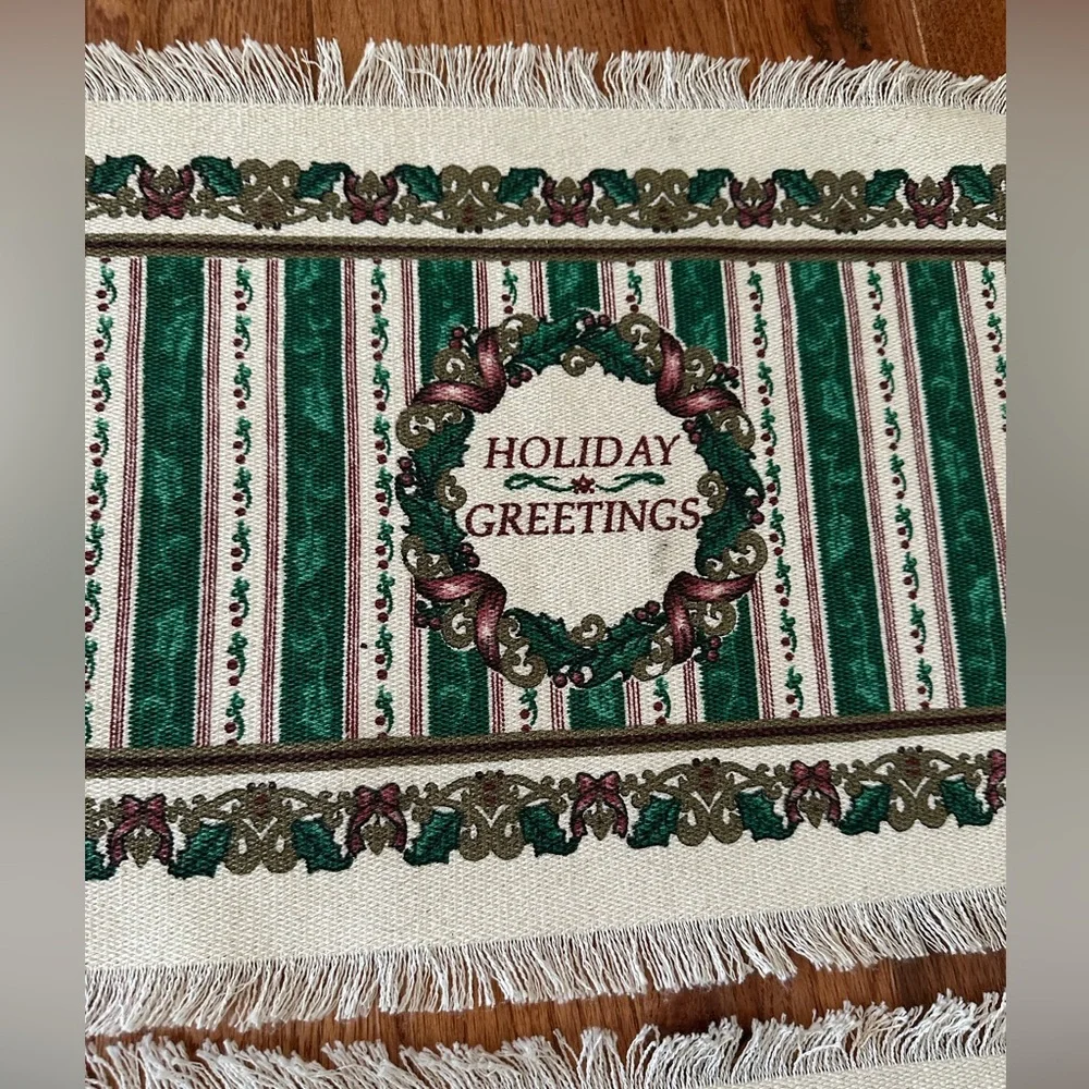 Vtg Poinsettia Christmas Placemats Set of 4 Beige/Green Wicker with Fringe
